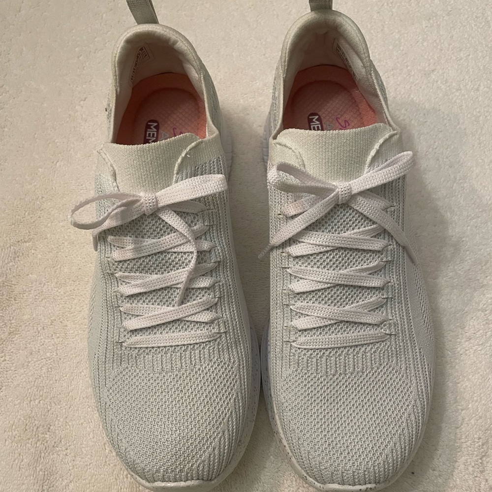 Skechers Cream Knit Sneakers with Pink Insole. Ultra flex lightweight